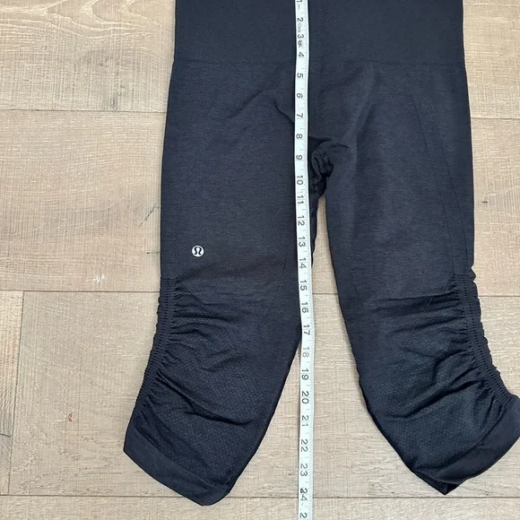 Lululemon Athletica Black Ruched Capris - Picture 5 of 6